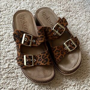 Yokono Leopard Print Double Buckle Sandals